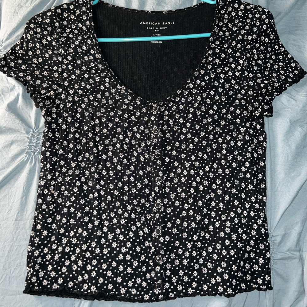 American Eagle floral top